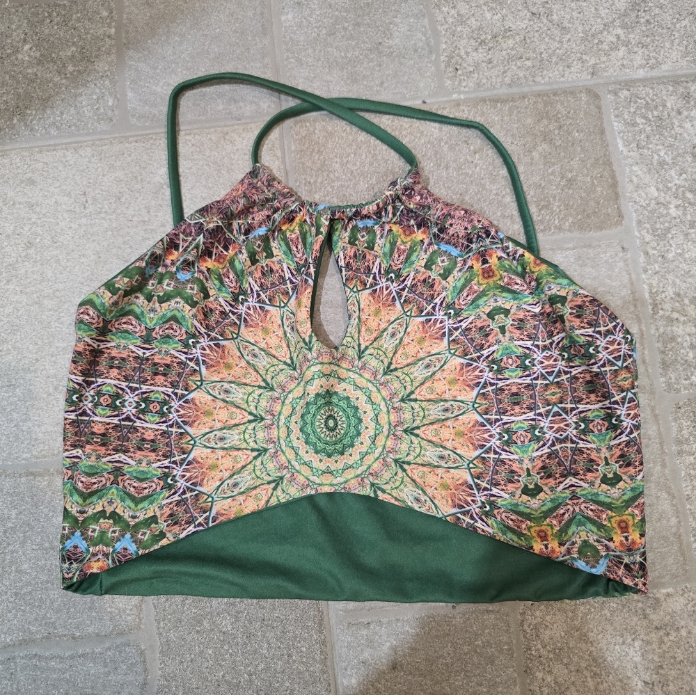 Wolven Green Multi Kaleidoscope Crop Halter Top - Picture 2 of 3
